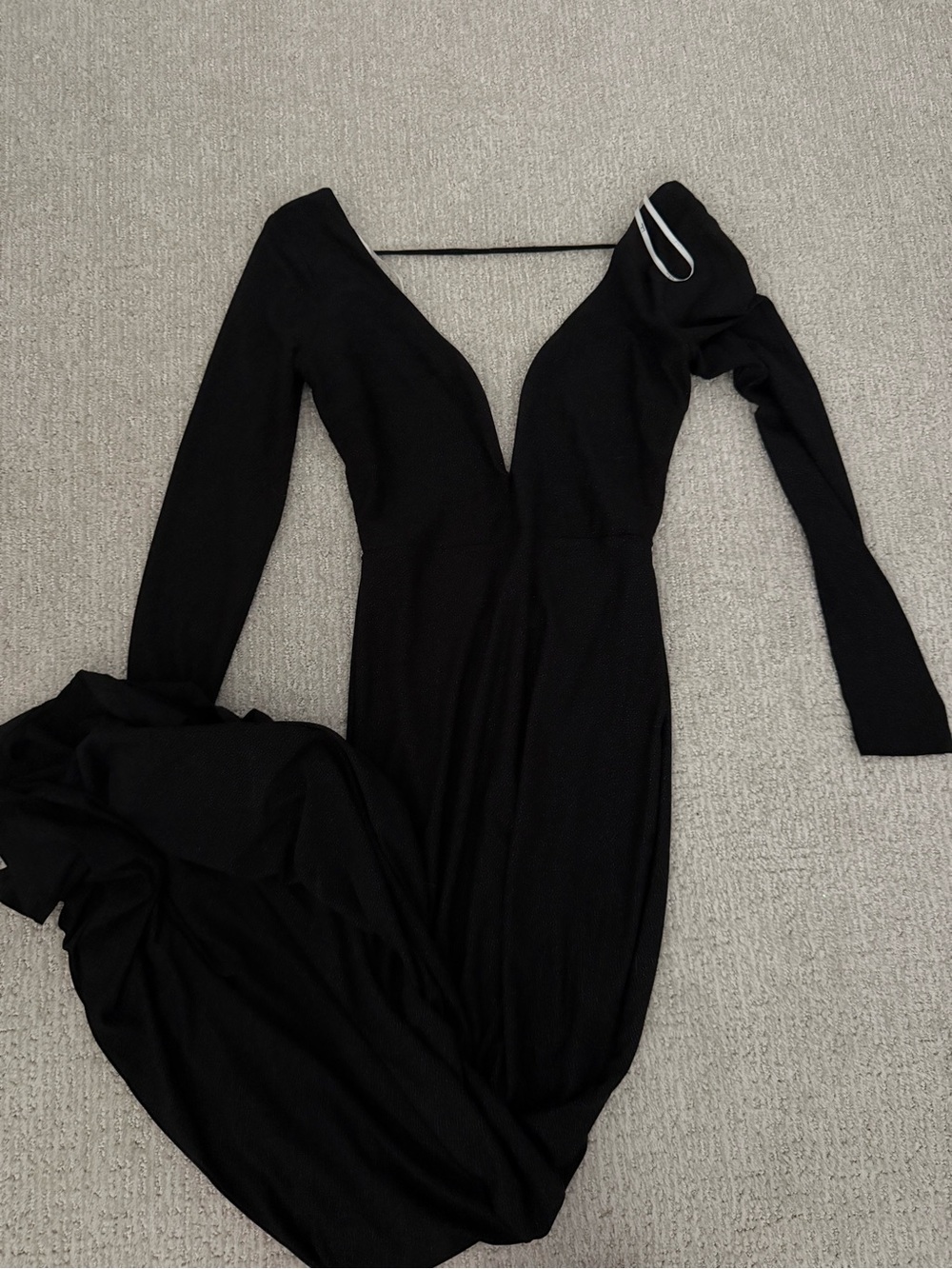 Lulu's Black Long Sleeve V-Neck Maxi Dress